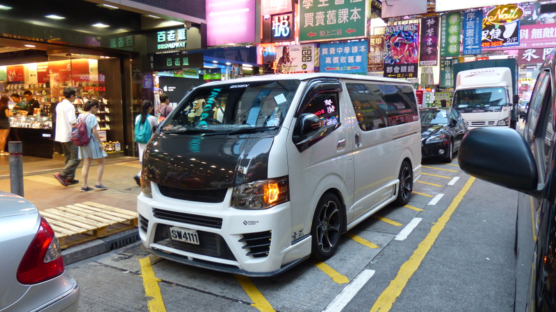 Illustration for article titled You've Never Seen Minivans 'Til You've Been To Hong Kong